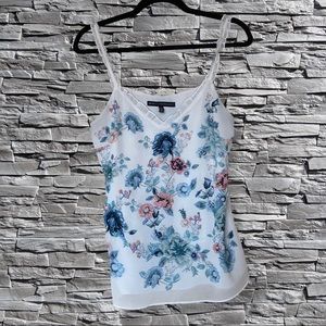 Camisole White House Black Market, Embroider Floral Detail on Front, Size Small